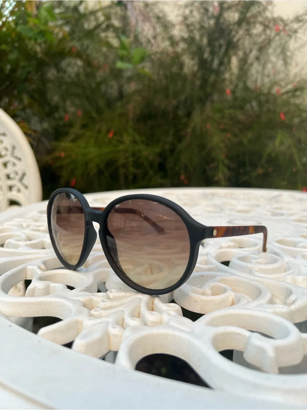 RIOT Round Black Frame Sunglasses with Tortoise Arms